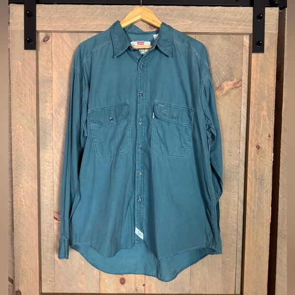 Vintage Levi’s white tab green long sleeve shirt Size XL 100% cotton - Picture 2 of 15